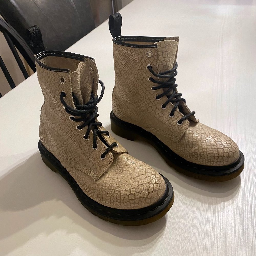Dr. Doc Martens Ankle Boots Women's 38 US 7 Docs Snakeskin Print Leather 1460‎